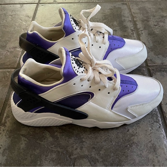 Nike Air Huarache Sneakers Shoes  . US 10 . New . Stylish - Picture 2 of 4